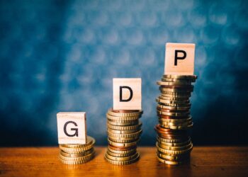 Ghana’s economic growth slows as cocoa and mining sectors contract