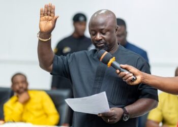 Kumasi Mayor issues 2-week ultimatum to traders on pavements, threatens to beat offenders
